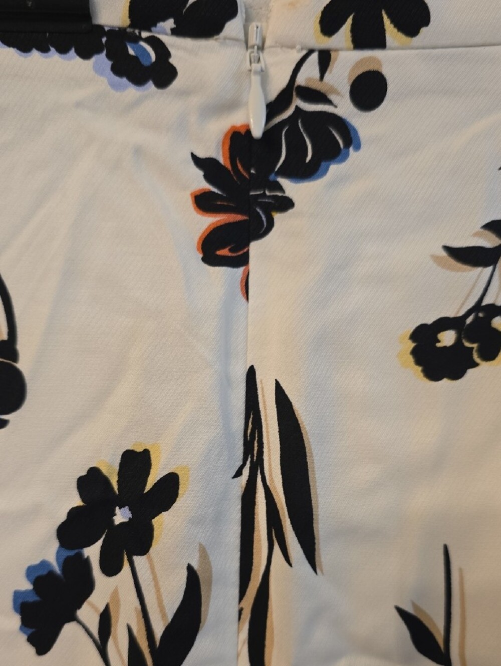 Ann Taylor White Floral Pencil Skirt - Women - Picture 4 of 5